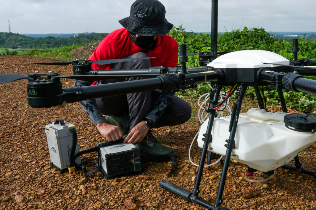 Agriculture-drone-battery-changing